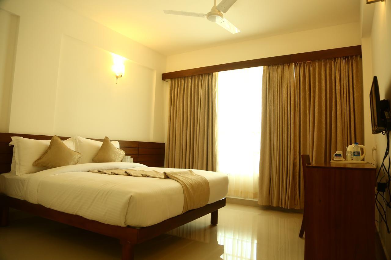 Niko Hotels Kochi Exteriör bild