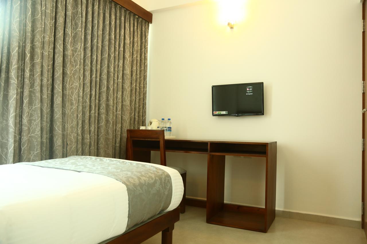 Niko Hotels Kochi Exteriör bild