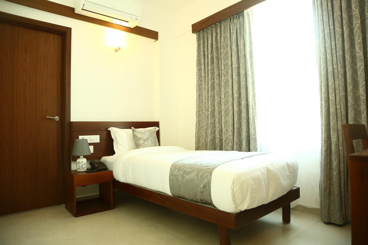 Niko Hotels Kochi Exteriör bild