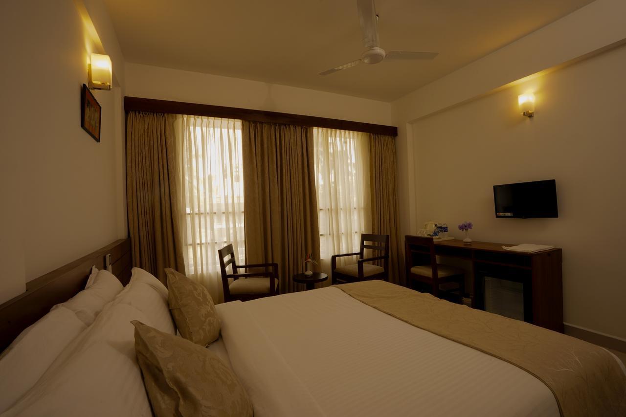 Niko Hotels Kochi Exteriör bild